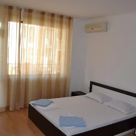 Tili In Apartment Nessebar